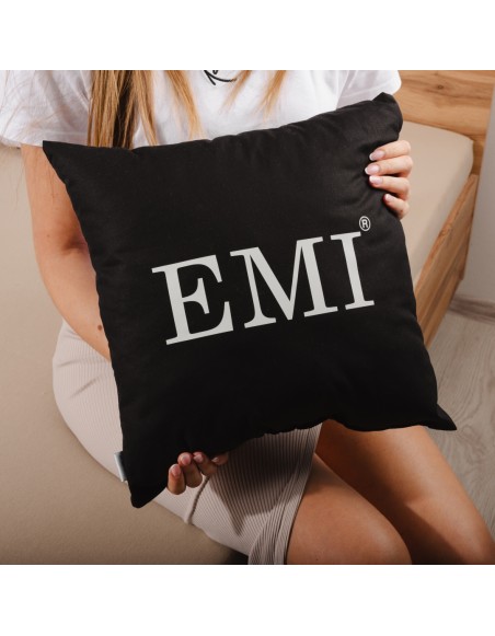 Polštář 40x40 s černým potiskem EMI