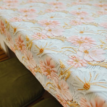 svetly_kvetinovy_obrus_sylvet