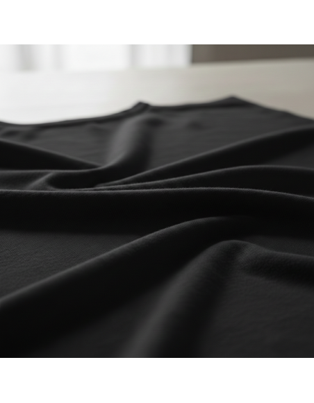 Kvalitni_cerna_trikovina_pro_domaci_siti