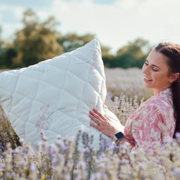 Polštář prošívaný antialergický 70 x 90 cm Lavender EMI 1+1 ZDARMA