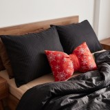 vanocni_dekoracni_polstar_ve_tvaru_masle_aurelia_cerveny_emi_3
