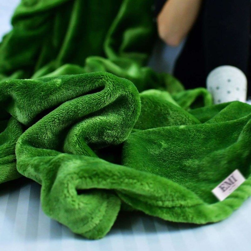 Deka_je_vyrobena_z_prijemneho_materialu_mikrovlakno