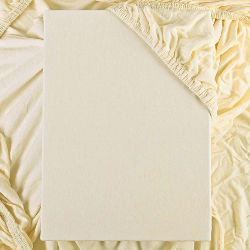 Napinaci_prosteradlo_kremove