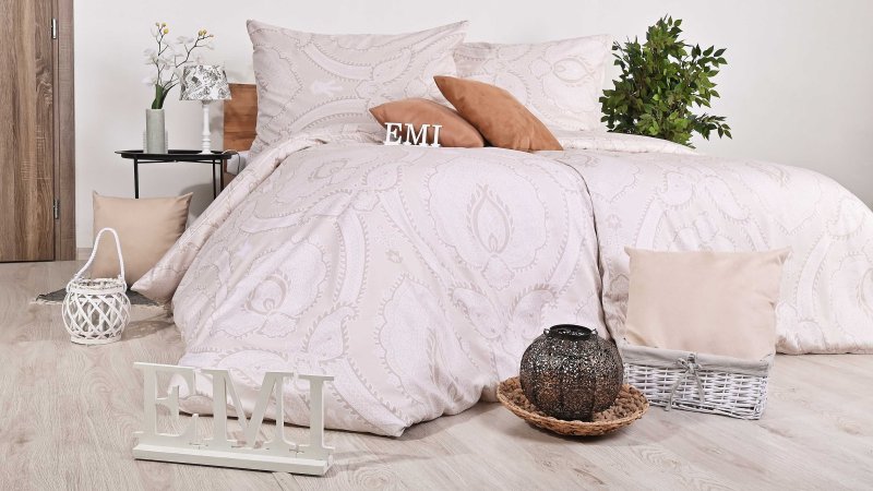 povleceni_oranje_saten