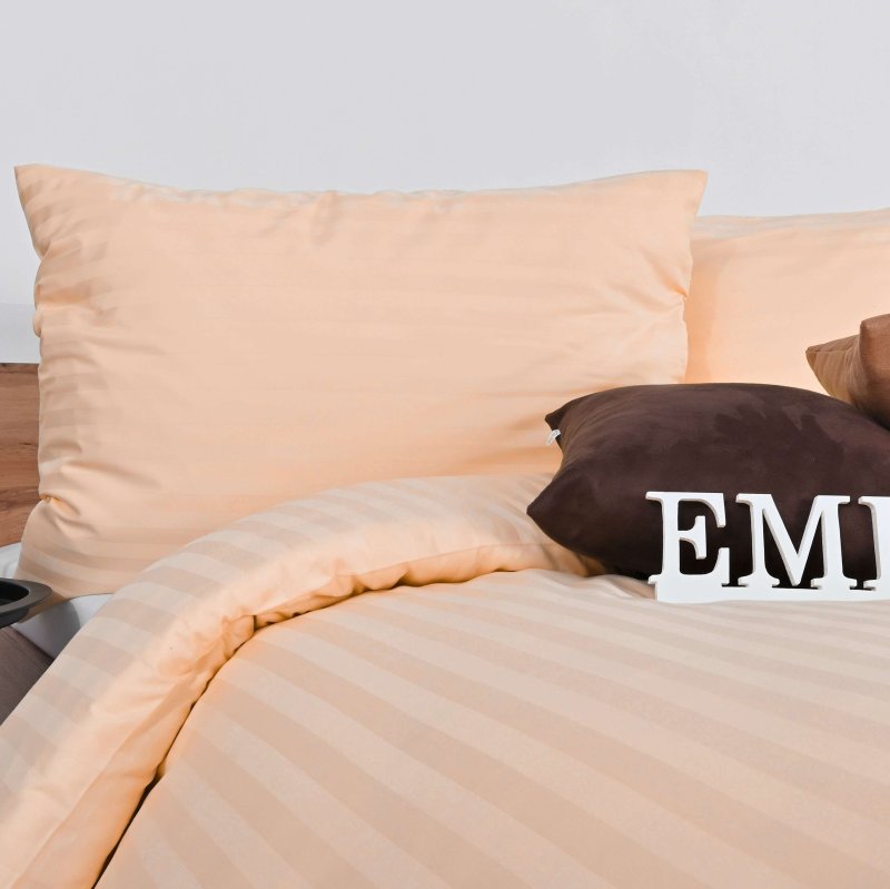 povleceni_damaskove_broskvove_emi