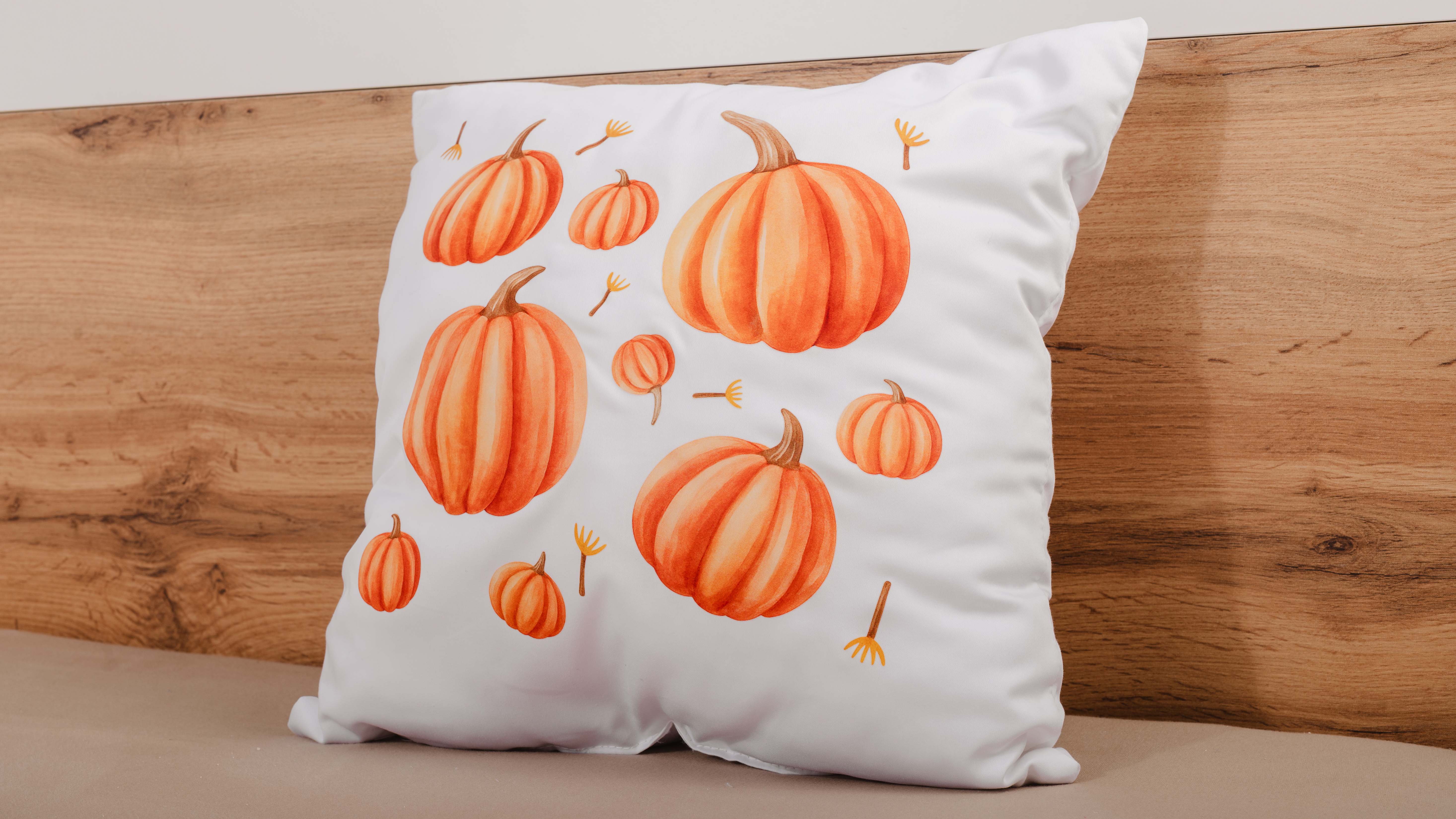 dekorativny_vankus_tekvice_emi