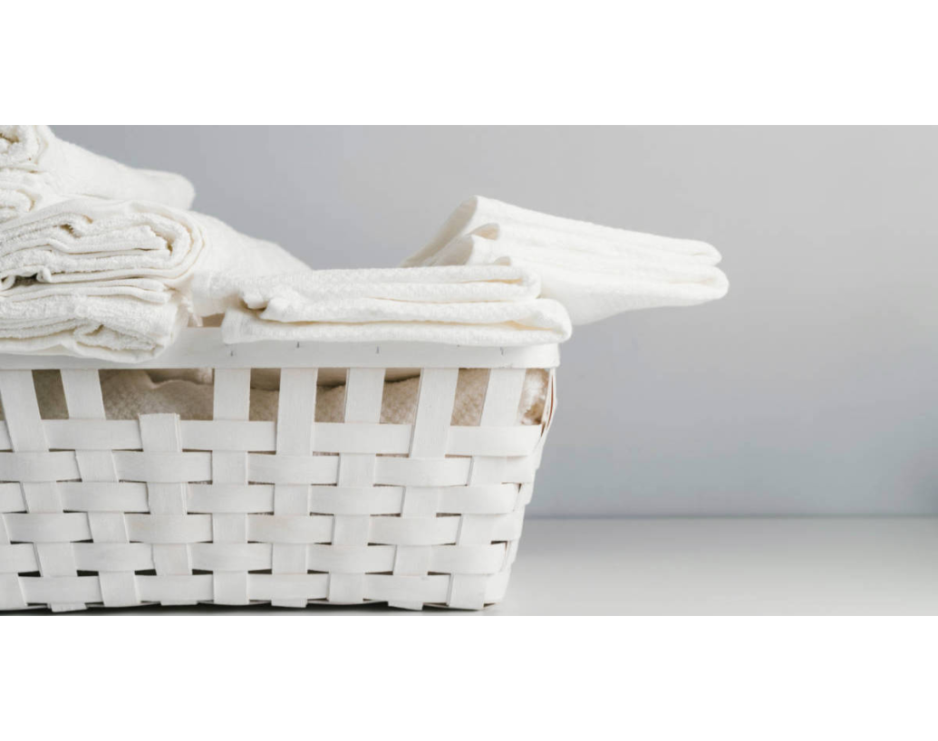 JAK VYBĚLIT ZAŽLOUTLÉ PRÁDLO: TIPY, KTERÉ OPRAVDU FUNGUJÍ