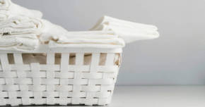 JAK VYBĚLIT ZAŽLOUTLÉ PRÁDLO: TIPY, KTERÉ OPRAVDU FUNGUJÍ